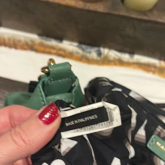 🥳🎉HOST PICK🎉🥳Gorgeous Marc Jacob’s leather bag - Picture 11 of 12